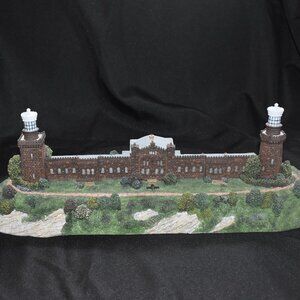 1996 Harbour Lights Navesink Twin Lights New Jersey #2624 Original Box Signed